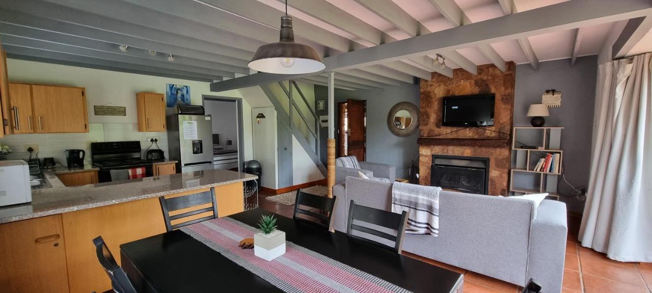 Dullvino Cottage No 15 At Critchley Dullstroom Esterno foto