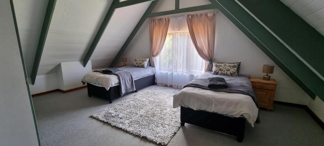 Dullvino Cottage No 15 At Critchley Dullstroom Esterno foto