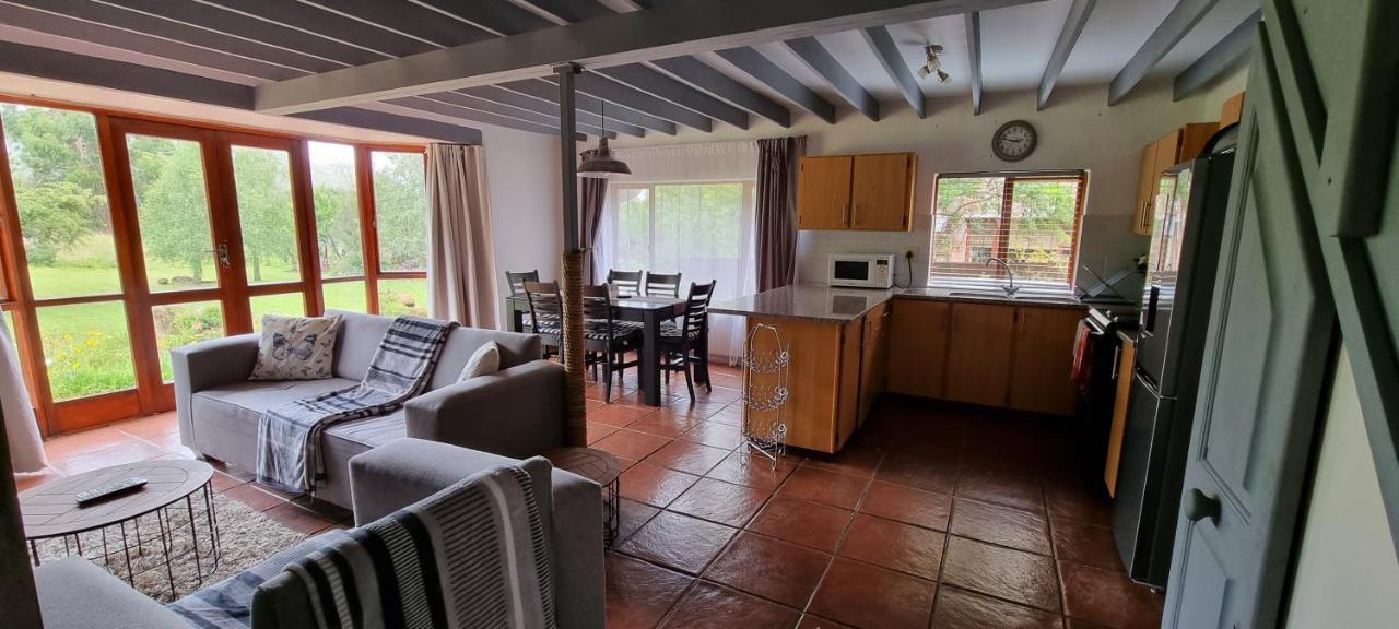 Dullvino Cottage No 15 At Critchley Dullstroom Esterno foto